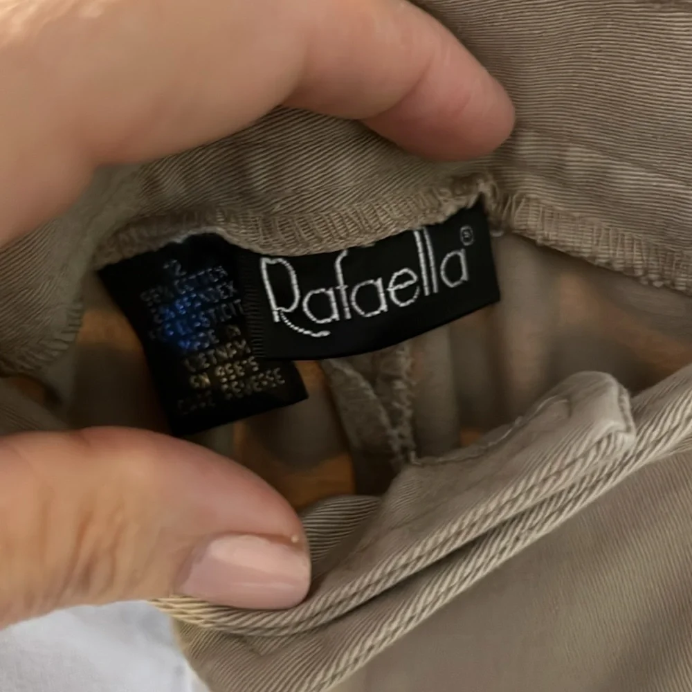 Women’s Rafaella capris - Picture 2 of 4